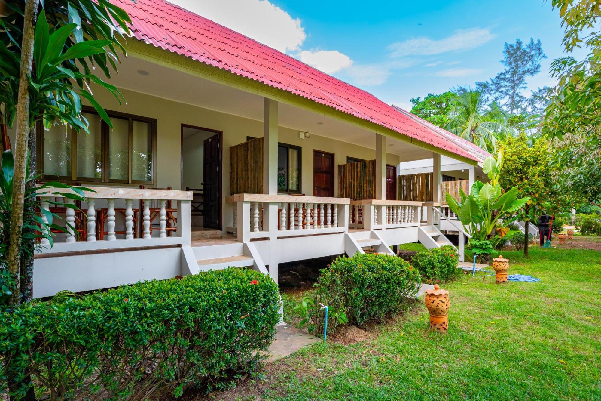 Lanta Beachfront Resort Ko Lanta Екстериор снимка