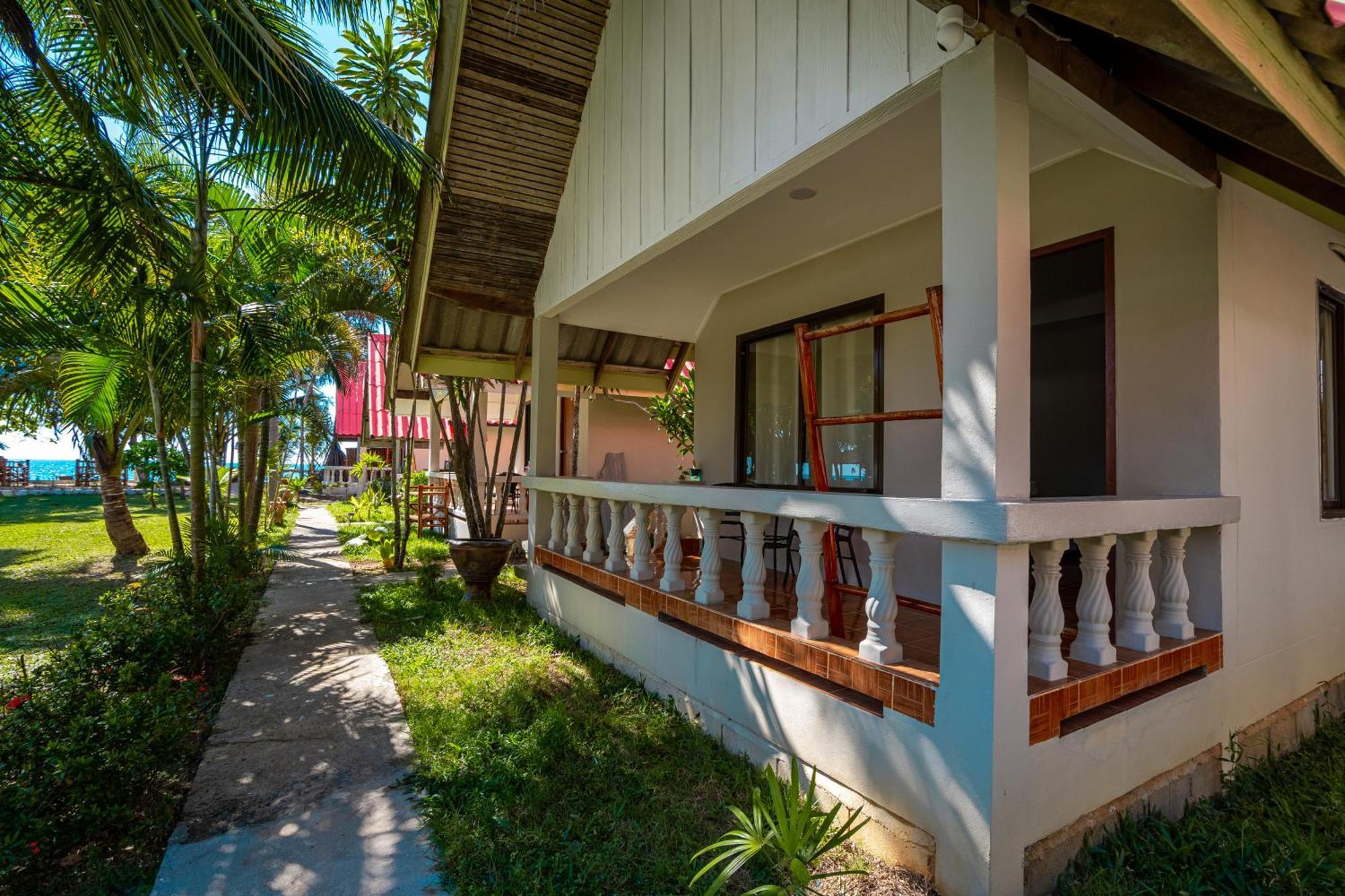 Lanta Beachfront Resort Ko Lanta Екстериор снимка